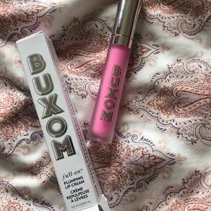 Buxom plumping cream